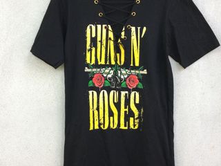 เสื้อลาย GUNS Rosess ตอกตาไก่เท่ๆ