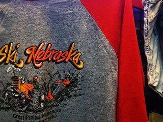 ski nebraska vtg. basketball. t-shirts gray/black