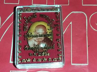 ล็อกเก็ตฉากทองเล็ก หลวงปู่หงษ์ วัดเพชรบุรี