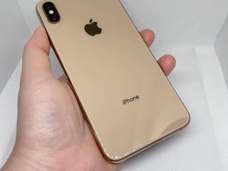 iPhone xs max 64gb.