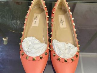 VALENTINO วาเลนติโน ร้องเท้า สีส้ม