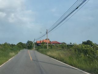 ขายที่ถมแล้ว ติดถนนสองด้าน 3 ไร่ครึ่ง ต.บ้านโพธิ์