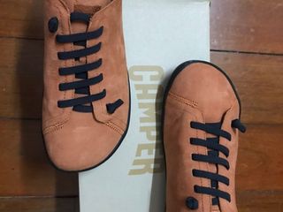 รองเท้าหนังผู้ชายสี น้ำตาลส้ม Brand CAMPER