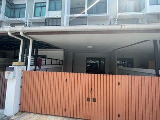 ให้เช่า ทาวน์โฮม 3 ชั้น เดอะ เมทโทร พัฒนาการ-ศรีนครินทร์ The