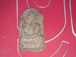 พระกรุศิลปะล้านนาพิมพ์รัศมี