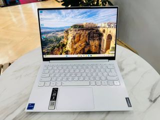 ขาย Lenovo Yoga Slim 7i Carbon 13ITL5 เล็ก บาง น้ำหนักเบา