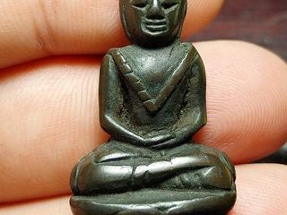 พระกริ่ง เนื้อสัมฤทธิ์หลวงปู่เอี่ยม วัดหนัง