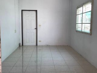 พร้อมเข้าอยู่ ให้เช่าบ้าน ทาวน์เฮ้าส์ หมู่บ้านนิราวิลล์