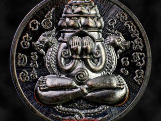 พระปิดตาพังพระกาฬ รุ่นลูกพ่อต้องรวย เนื้อทองแดงรมดำ 2