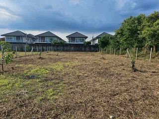 ที่ดินเปล่าให้เช่า ถมแล้ว มีรั้วล้อม ติดถนน เดินทางสะดวก เงี