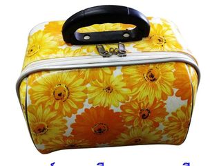 กระเป๋าซิบ ลายดอกไม้สีเหลือง มือสอง