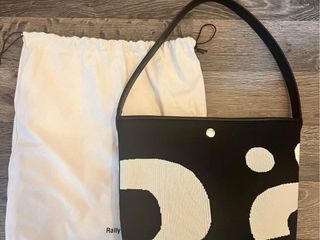 กระเป๋า Rally