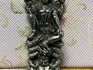 รูปหล่อรุ่นโคตรเศษฐี