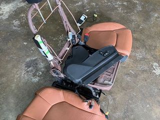 ขายเก้าอี้ไฟฟ้า เบาะรถไฟฟ้ามือสองด้านคน แคปติว่า 2020 มือสอง