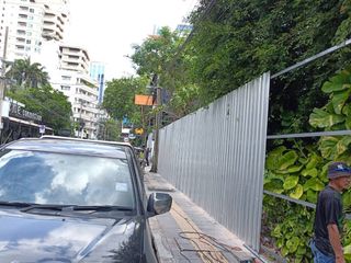 รั้วเมทัลชีทเหมาะสำหรับการป้องกันเสียงรบกวน ความเป็นส่วนตัว