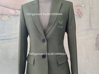 เสื้อสูทปกแหลม