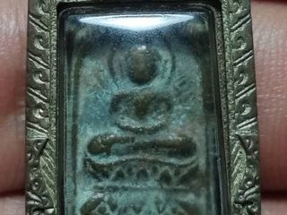 หลวงปู่สุข วัดปากคลองมะขามเฒ่า พิมพ์รัศมี(กรอบเงิน)