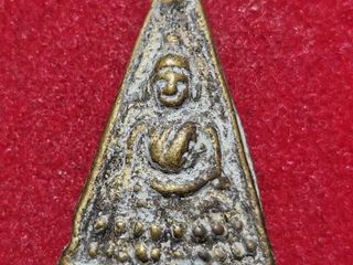 6254 เหรียญหล่อหลวงพ่อเพชร พิมพ์นิยมมือแป ย้อนยุค วัดท่าหลวง