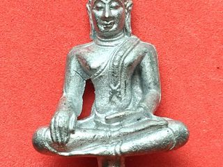 5689 พระยอดธงหลวงพ่อคูณ ปริสุทโธ วัดบ้านไร่ ปี 2546 รุ่น 80