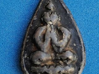 5657 พระพิมพ์ปิดตาฐานบัว หลวงปู่ภู วัดท่าฬ่อ เนื้อตะกั่วสองห