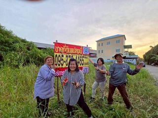 Vายที่ดินทำเลดี 96.5 ตารางวา ติดถนนคอนกรีตสาธารณะ