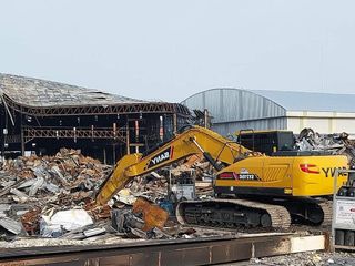 รื้อถอน เราให้บริการทุบตึก ทุบบ้าน รื้อถอนอาคาร โดยท