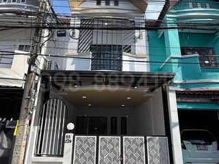 ทาวน์เฮ้าส์ 2 ชั้น ม.เลิศอุบล พระยาสุเรนทร์ 44