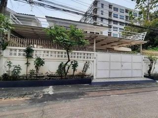 ให้เช่าบ้านเดี่ยว 2 ชั้น 77 ตรว. 3 ห้องนอน หมู่บ้า