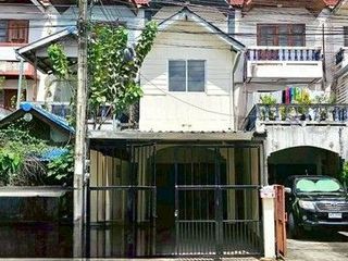 ทาวน์โฮม 3 ชั้น ทำเลดี ใกล้เมือง เดินทางสะดวก ท่าศาลา