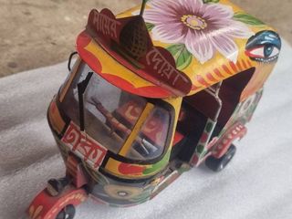 รถสามล้อเครื่อง เหล็กเมทัลชีท