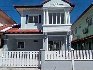 ขายด่วน บ้านแฝด 2 ชั้น 3 ห้องนอน 2 ห้องน้ำ เนื้อที่ 35 ตรว.