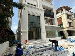 ขายหรือให้เช่าตึกสำนักงาน 4 ชั้น รีโนเวทใหม่