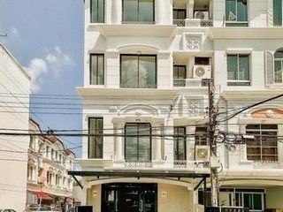 ขายทาวน์โฮมออฟฟิศ 3 ชั้น รีโนเวทใหม่